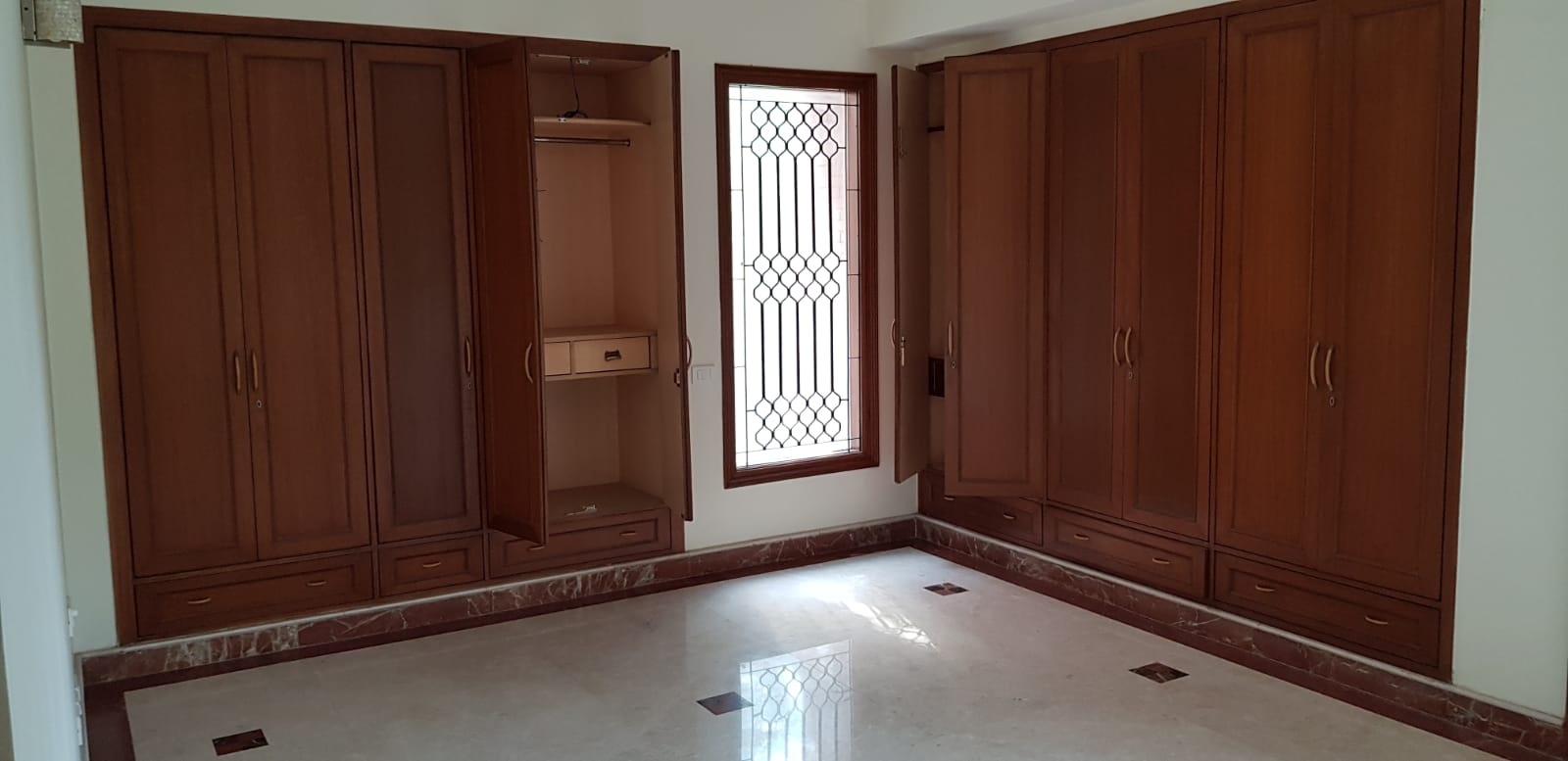 4bhk builder floor for sale 